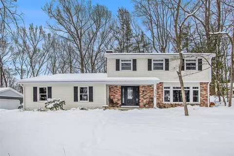 350 Horseshoe, Plainwell, MI 49080
