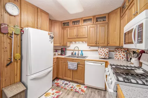 Kitchen - 4197 E Shr, Stanton, MI 48888 photo 1 of 2