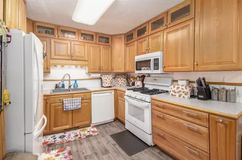 Kitchen - 4197 E Shr, Stanton, MI 48888 photo 2 of 2