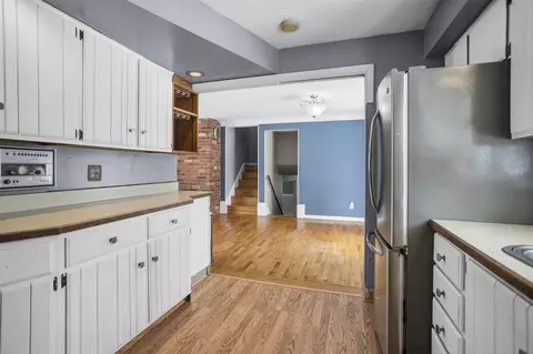 Kitchen - 627 Robinson, Jackson, MI 49203 photo 4 of 4
