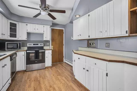 Kitchen - 627 Robinson, Jackson, MI 49203 photo 2 of 4