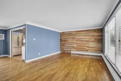 Living - 627 Robinson, Jackson, MI 49203 photo 1 of 9
