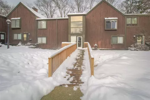 249 Ballantrae #D, Kalamazoo, MI 49006