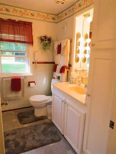 Bath - 1617 Cascade, Jackson, MI 49203 photo 1 of 2