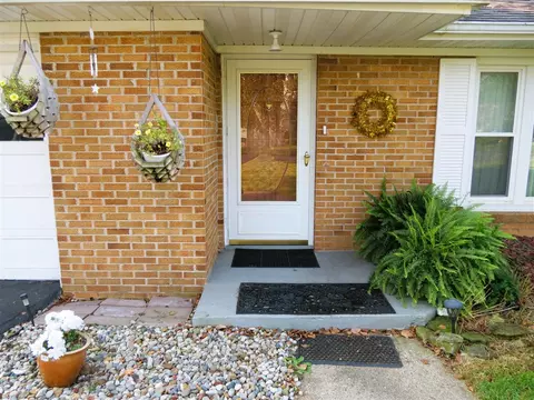 Entry Way - 1617 Cascade, Jackson, MI 49203 photo 2 of 2