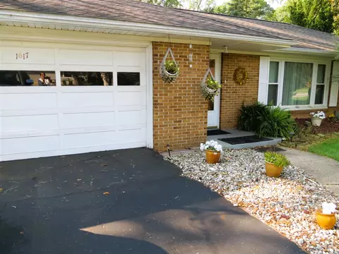Exterior - 1617 Cascade, Jackson, MI 49203 photo 7 of 12
