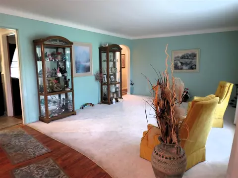 Living - 1617 Cascade, Jackson, MI 49203 photo 1 of 4
