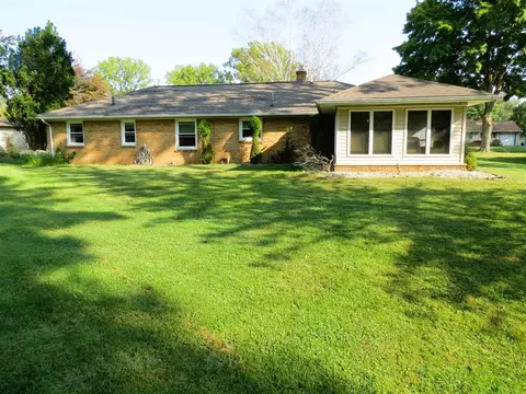 Exterior - 1617 Cascade, Jackson, MI 49203 photo 5 of 12