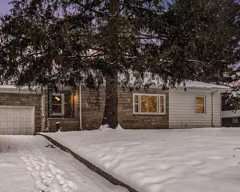 34 Brown, Battle Creek, MI 49037