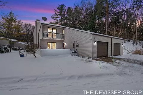 17460 Dunewood #A, Spring Lake, MI 49456