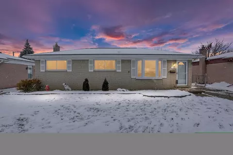 27813 Larry, Roseville, MI 48066