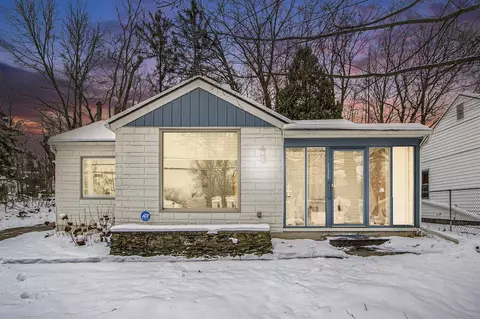 1120 Palmer, Kalamazoo, MI 49001