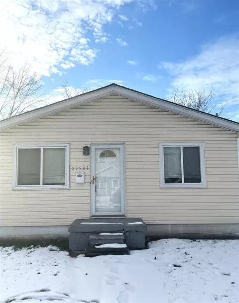 23523 Stewart, Warren, MI 48089