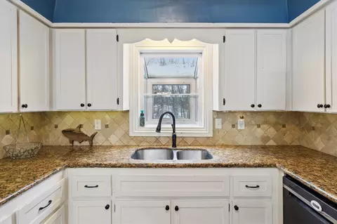 Kitchen - 13208 E Fg, Augusta, MI 49012 photo 4 of 4