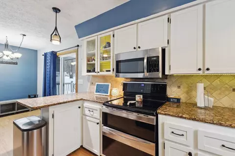 Kitchen - 13208 E Fg, Augusta, MI 49012 photo 2 of 4