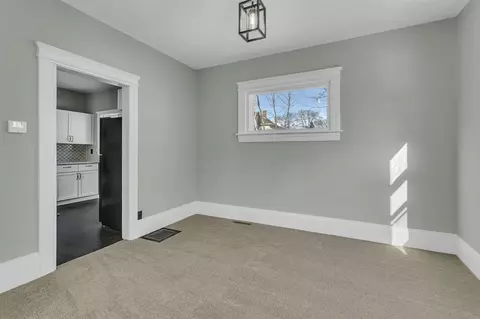 Living - 340-342 Union, Jackson, MI 49203 photo 3 of 9