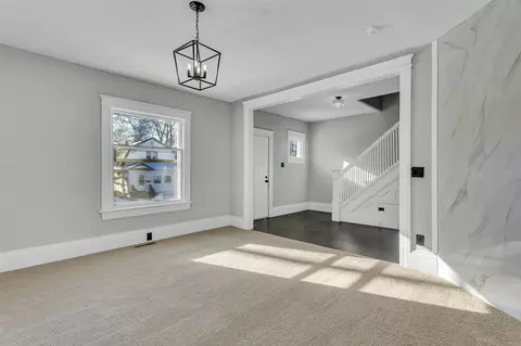 Living - 340-342 Union, Jackson, MI 49203 photo 2 of 9