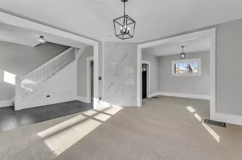 Living - 340-342 Union, Jackson, MI 49203 photo 1 of 9
