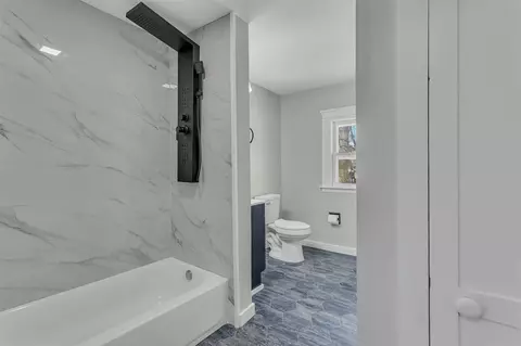 Bath - 340-342 Union, Jackson, MI 49203 photo 1 of 7