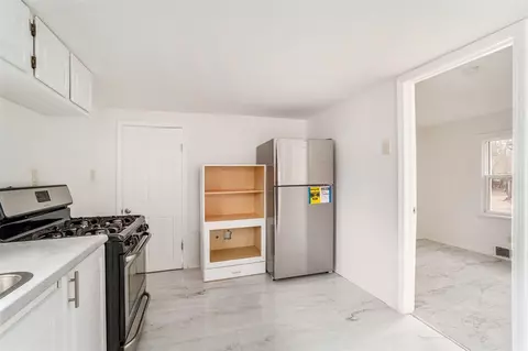 Kitchen - 315 Parrish, Battle Creek, MI 49037 photo 2 of 4