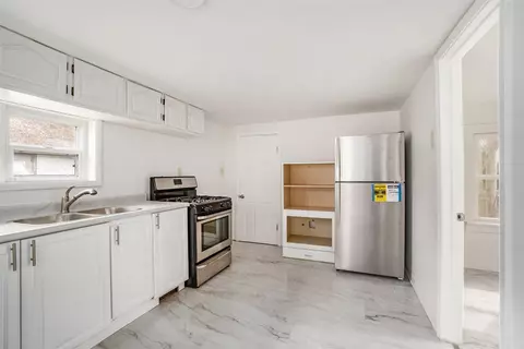 Kitchen - 315 Parrish, Battle Creek, MI 49037 photo 1 of 4