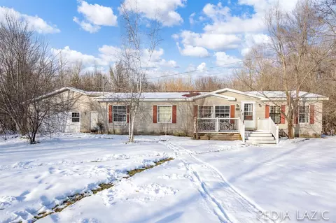 415 E Williams, Howard City, MI 49329
