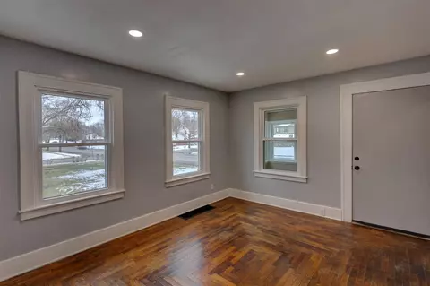 Living - 238 E High, Jackson, MI 49203 photo 1 of 9
