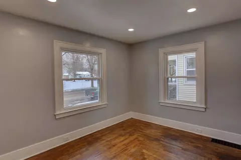 Living - 238 E High, Jackson, MI 49203 photo 9 of 9
