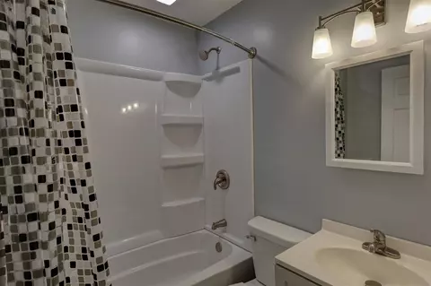Bath - 238 E High, Jackson, MI 49203 photo 1 of 3