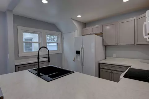 Kitchen - 238 E High, Jackson, MI 49203 photo 3 of 10