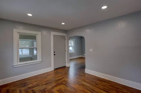 Living - 238 E High, Jackson, MI 49203 photo 4 of 9