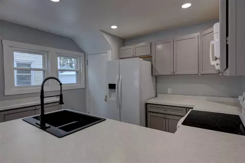 Kitchen - 238 E High, Jackson, MI 49203 photo 2 of 10