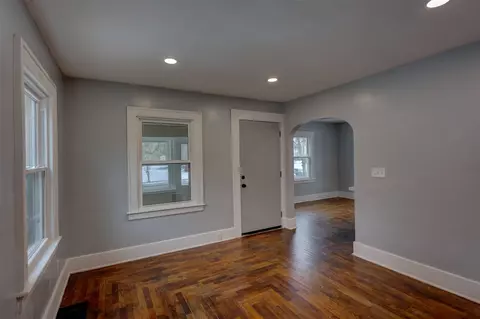Living - 238 E High, Jackson, MI 49203 photo 3 of 9