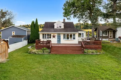 17450 Donnell Lk, Vandalia, MI 49095