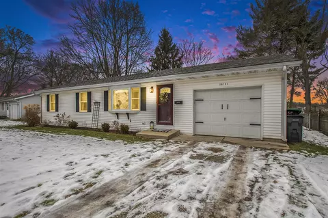 70137 Maple, Edwardsburg, MI 49112