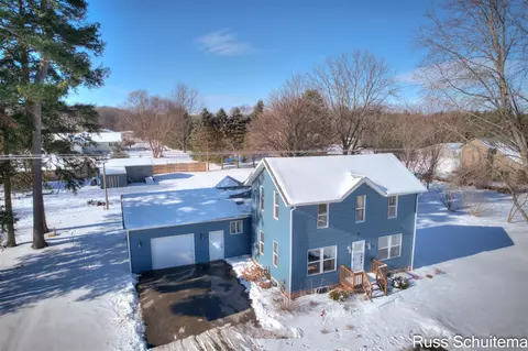 5897 S S Grn, Fremont, MI 49412