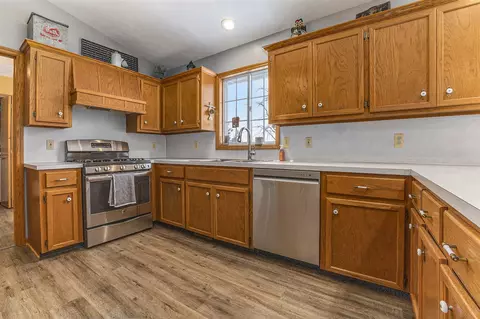 Kitchen - 1975 Red Run, Dorr, MI 49323 photo 2 of 2