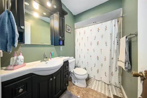 Bath - 9461 Territorial, Munith, MI 49259 photo 2 of 2