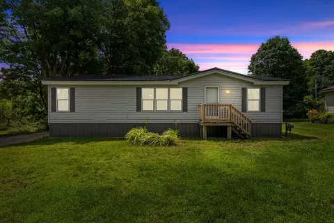 306 Water, Paris, MI 49338