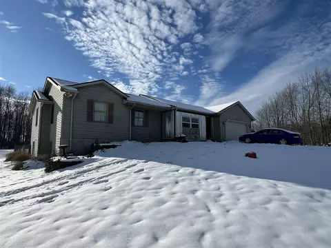 48100 Rush Lk, Hartford, MI 49057