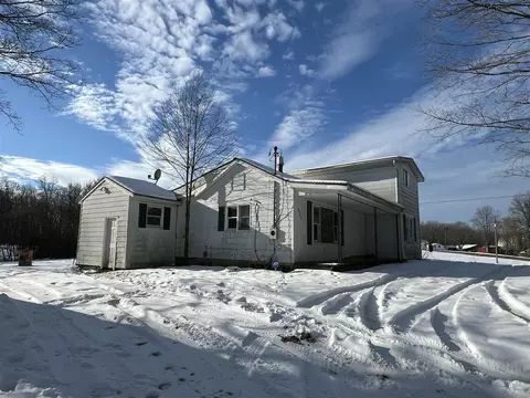 48170 Rush Lk, Hartford, MI 49057