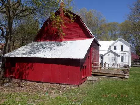 Exterior - 308 E Orch, Delton, MI 49046 photo 3 of 3