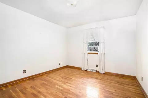 Bedroom - 3096 143rd, Dorr, MI 49323 photo 3 of 3