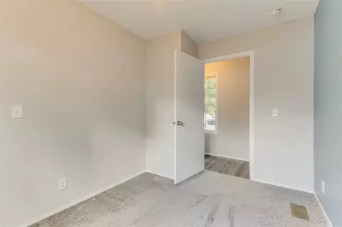 Bedroom - 196 Maple Run, Mason, MI 48854 photo 4 of 6