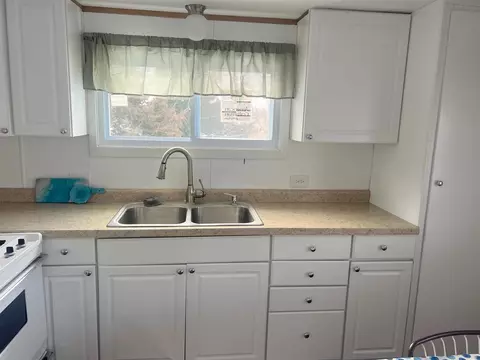747 Cambridge, Coldwater, MI 49036 photo 8