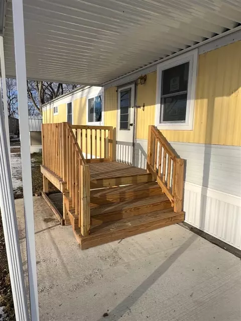 747 Cambridge, Coldwater, MI 49036 photo 2