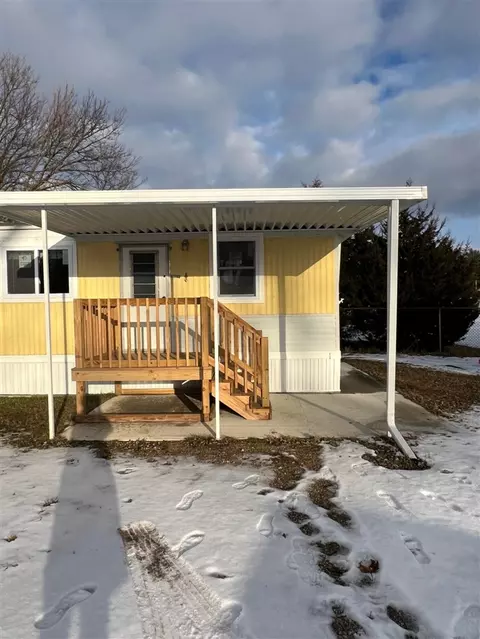 747 Cambridge, Coldwater, MI 49036 photo 3