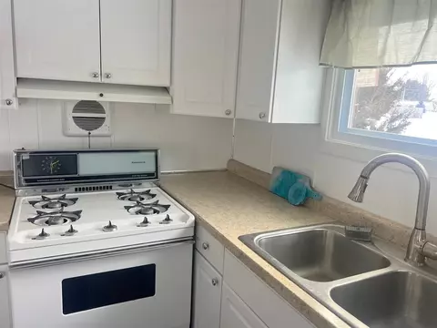 747 Cambridge, Coldwater, MI 49036 photo 9