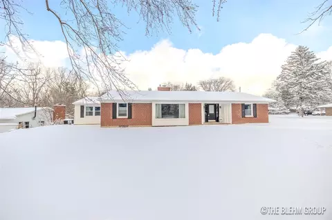 3185 Baker Park, Grand Rapids, MI 49508