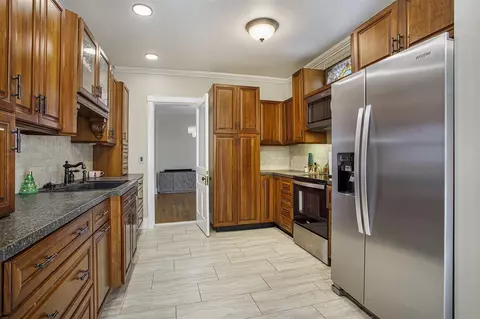 Kitchen - 321 N Marshall, Marshall, MI 49068 photo 2 of 2